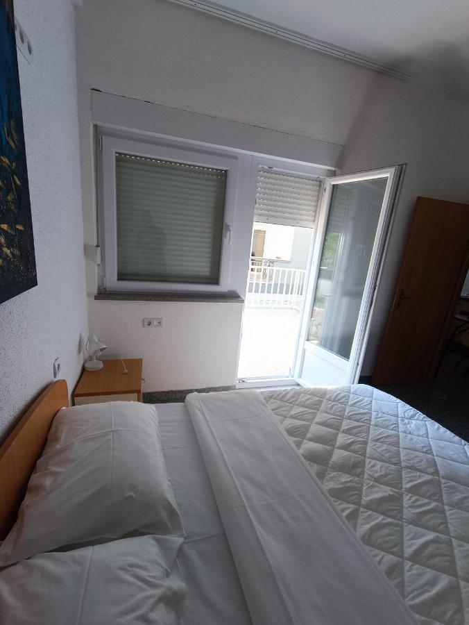 Apartmani Centar Starigrad Paklenica Extérieur photo