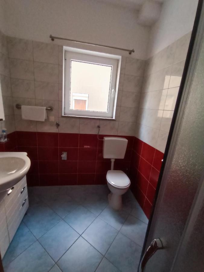 Apartmani Centar Starigrad Paklenica Extérieur photo