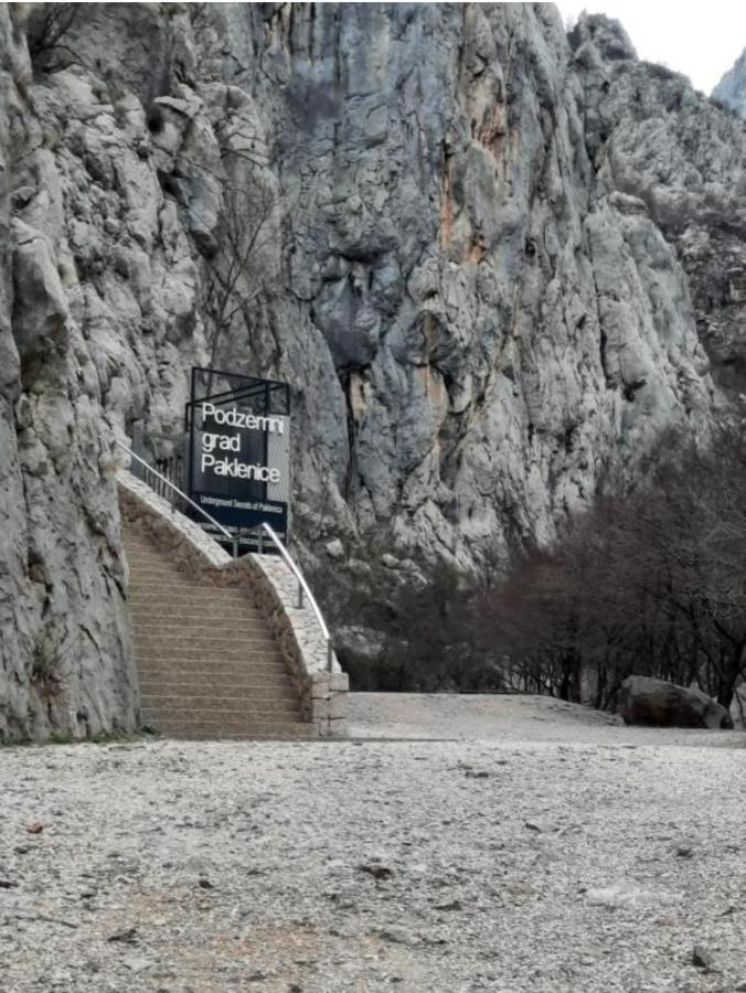 Apartmani Centar Starigrad Paklenica Extérieur photo