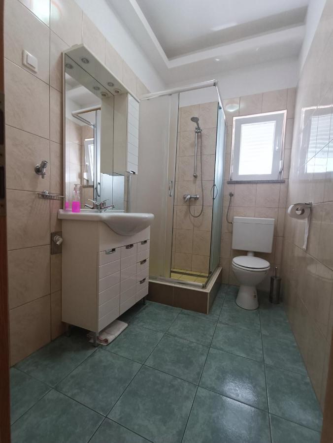 Apartmani Centar Starigrad Paklenica Extérieur photo