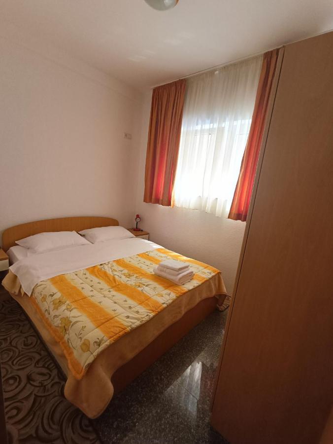 Apartmani Centar Starigrad Paklenica Extérieur photo