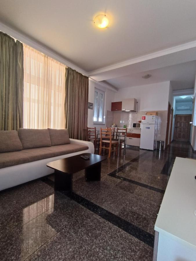 Apartmani Centar Starigrad Paklenica Extérieur photo